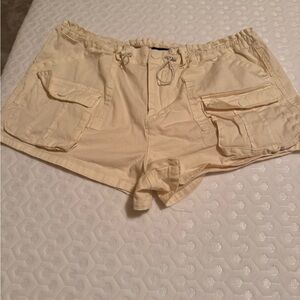 Aeropostale Cream cargo shorts